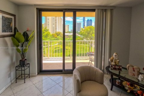 Copropriété à vendre à Sunny Isles Beach, Floride: 2 chambres, 115.2 m2 № 1078090 - photo 3