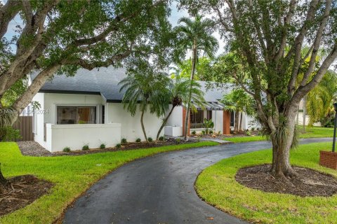 Villa ou maison à vendre à Palmetto Bay, Floride: 5 chambres, 286.6 m2 № 1310880 - photo 3