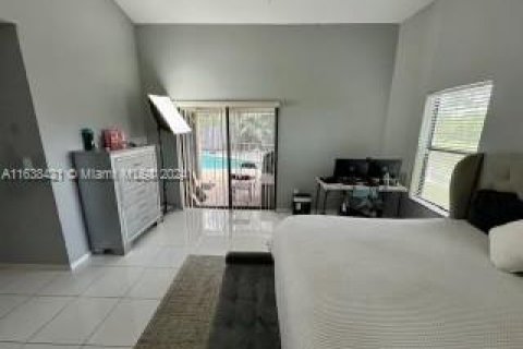 Casa en venta en Pembroke Pines, Florida, 3 dormitorios, 131.55 m2 № 1310882 - foto 24