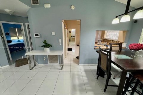 Casa en venta en Pembroke Pines, Florida, 3 dormitorios, 131.55 m2 № 1310882 - foto 16