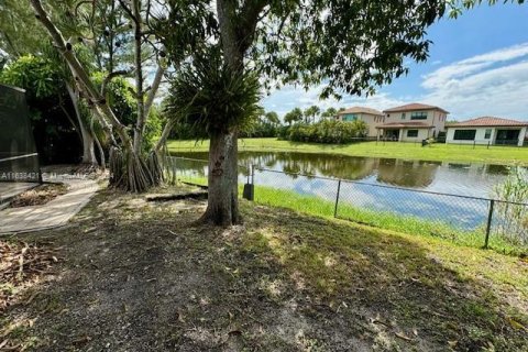 Casa en venta en Pembroke Pines, Florida, 3 dormitorios, 131.55 m2 № 1310882 - foto 18