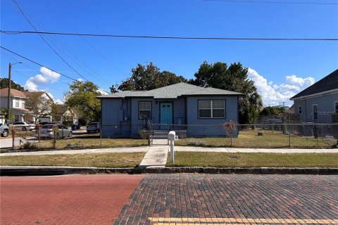 Propiedad comercial en venta en Tampa, Florida, 80.82 m2 № 1375101 - foto 1