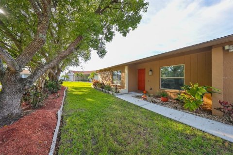 Casa en venta en Tampa, Florida, 4 dormitorios, 170.57 m2 № 1390992 - foto 4