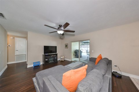 Casa en venta en Tampa, Florida, 4 dormitorios, 170.57 m2 № 1390992 - foto 14