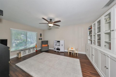 Casa en venta en Tampa, Florida, 4 dormitorios, 170.57 m2 № 1390992 - foto 10