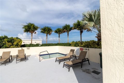 Condo in Miami, Florida, 2 bedrooms  № 1390931 - photo 25