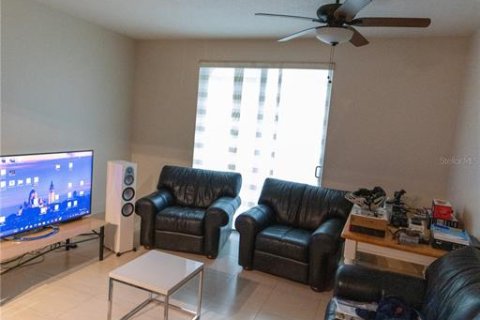 Condo in Miami, Florida, 2 bedrooms  № 1390931 - photo 5