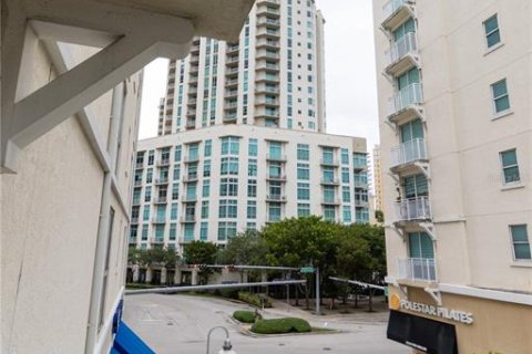 Condominio en venta en Miami, Florida, 2 dormitorios, 87.98 m2 № 1390931 - foto 7