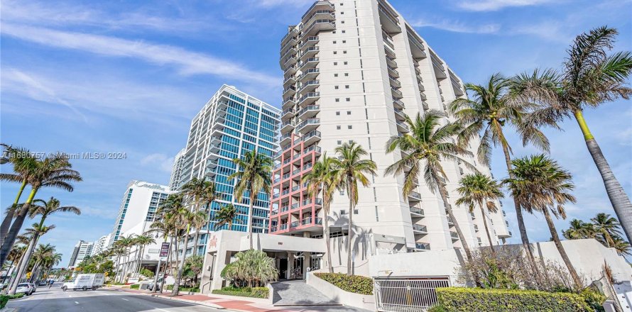 Condo in Miami Beach, Florida, 2 bedrooms  № 1412019