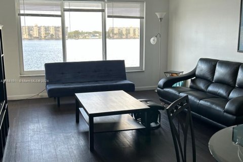 Condominio en venta en Miami, Florida, 1 dormitorio, 77.11 m2 № 1412340 - foto 5