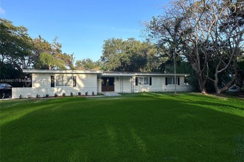 Villa ou maison à vendre à Pinecrest, Floride: 3 chambres, 143.72 m2 № 1161397 - photo 1