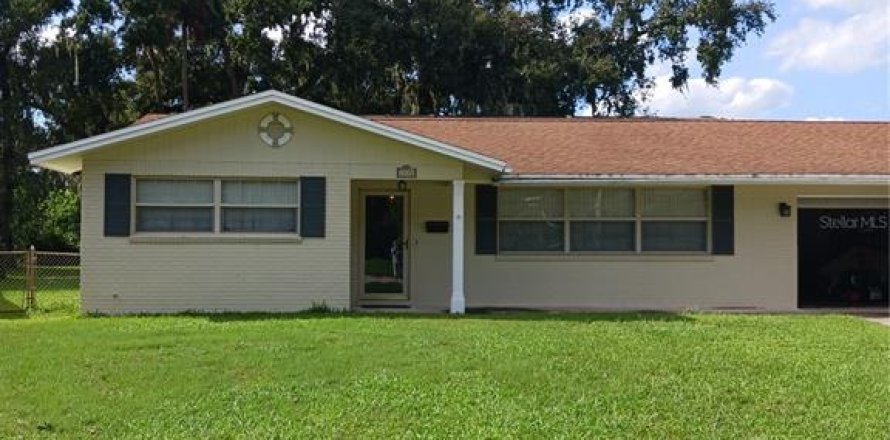 House in South Daytona, Florida 3 bedrooms, 161.65 sq.m. № 1383864