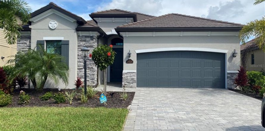 House in LAKEWOOD NATIONAL in Bradenton, Florida 4 bedrooms, 209.03 sq.m. № 266131