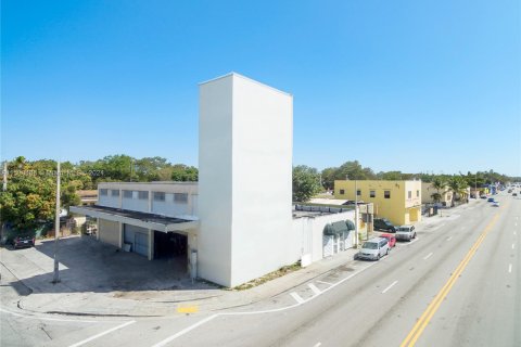 Propiedad comercial en venta en Miami, Florida № 1000051 - foto 2