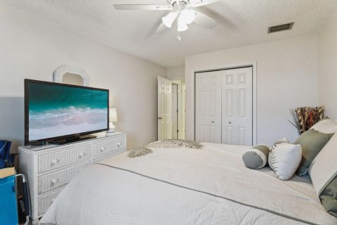 Condo in Boynton Beach, Florida, 2 bedrooms  № 913566 - photo 20