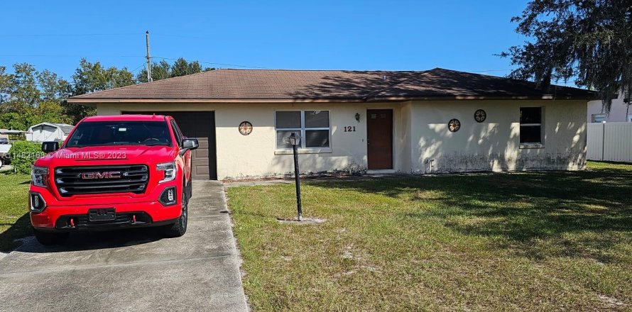 House in Lake Placid, Florida 2 bedrooms, 95.04 sq.m. № 837121