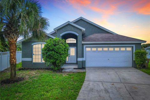 Villa ou maison à vendre à Kissimmee, Floride: 5 chambres, 198.44 m2 № 1333900 - photo 1