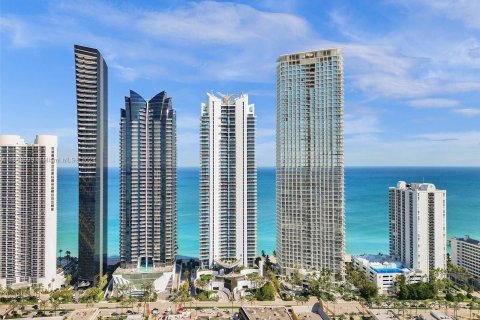 Condominio en venta en Sunny Isles Beach, Florida, 4 dormitorios, 222.41 m2 № 1399764 - foto 1