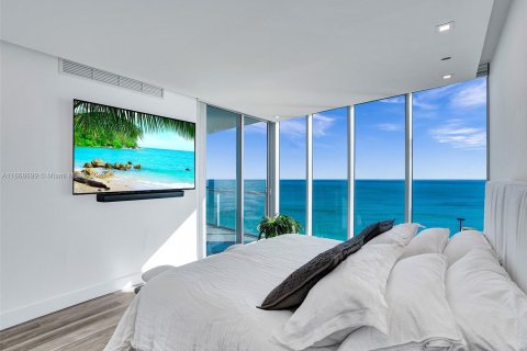 Condominio en venta en Sunny Isles Beach, Florida, 4 dormitorios, 222.41 m2 № 1399764 - foto 18