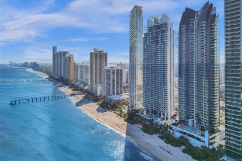 Condominio en venta en Sunny Isles Beach, Florida, 4 dormitorios, 222.41 m2 № 1399764 - foto 4