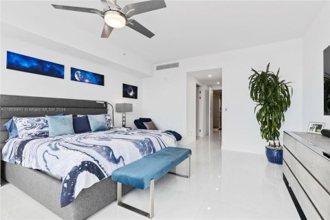 Condo in Fort Lauderdale, Florida, 3 bedrooms  № 1399766 - photo 13