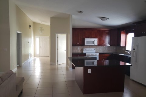 House in Wellington, Florida 3 bedrooms, 145.39 sq.m. № 1222477 - photo 14