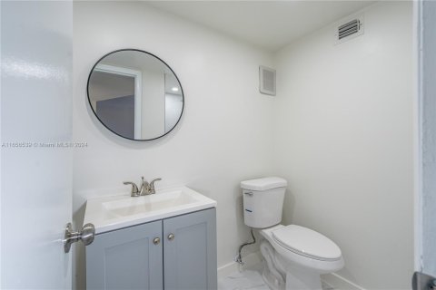 Copropriété à louer à Coral Springs, Floride: 2 chambres, 97.92 m2 № 1358598 - photo 18