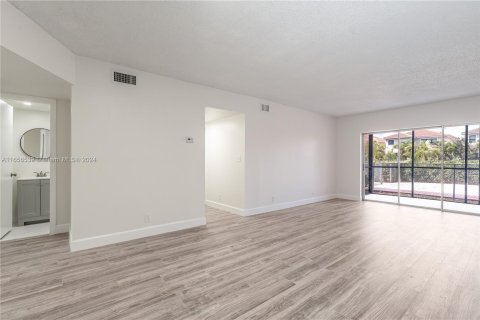 Copropriété à louer à Coral Springs, Floride: 2 chambres, 97.92 m2 № 1358598 - photo 5