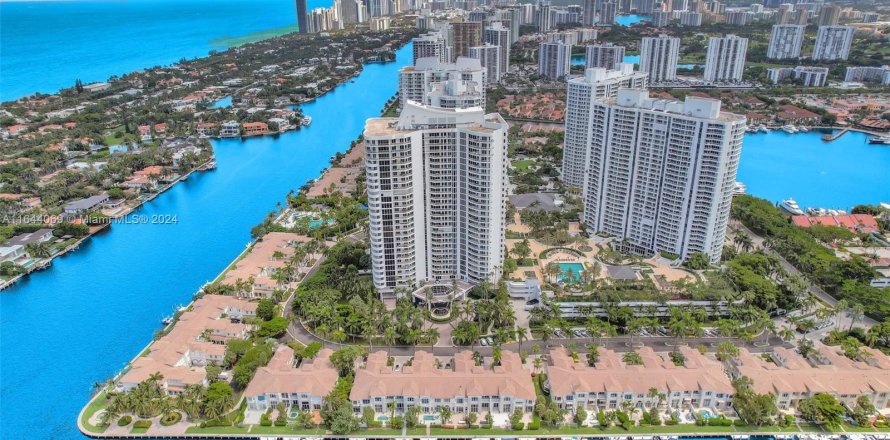 Condo in Aventura, Florida, 3 bedrooms  № 1329072