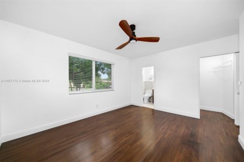 Casa en venta en North Miami, Florida, 3 dormitorios, 150.59 m2 № 1358559 - foto 24