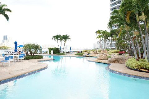 Copropriété à vendre à Aventura, Floride: 2 chambres, 109.9 m2 № 1358595 - photo 17