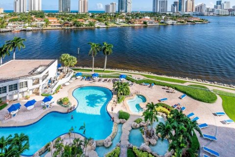 Condominio en venta en Aventura, Florida, 2 dormitorios, 109.9 m2 № 1358595 - foto 11