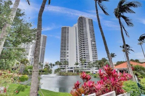 Copropriété à vendre à Aventura, Floride: 2 chambres, 109.9 m2 № 1358595 - photo 14