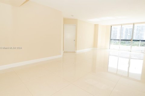 Copropriété à vendre à Aventura, Floride: 2 chambres, 109.9 m2 № 1358595 - photo 21