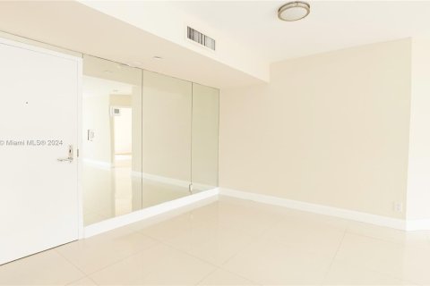 Copropriété à vendre à Aventura, Floride: 2 chambres, 109.9 m2 № 1358595 - photo 25