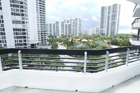 Condominio en venta en Aventura, Florida, 2 dormitorios, 109.9 m2 № 1358595 - foto 1