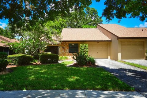 House in Largo, Florida 3 bedrooms, 110.55 sq.m. № 1342582 - photo 1