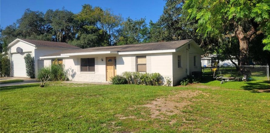 House in New Port Richey, Florida 3 bedrooms, 136.75 sq.m. № 1378175