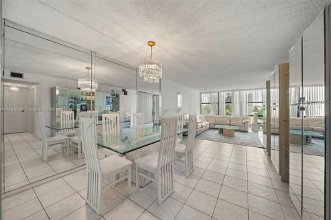 Condominio en venta en Hallandale Beach, Florida, 1 dormitorio, 99.87 m2 № 827065 - foto 1