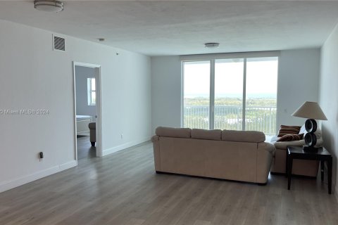 Copropriété à louer à North Miami, Floride: 3 chambres, 182.74 m2 № 1358473 - photo 4