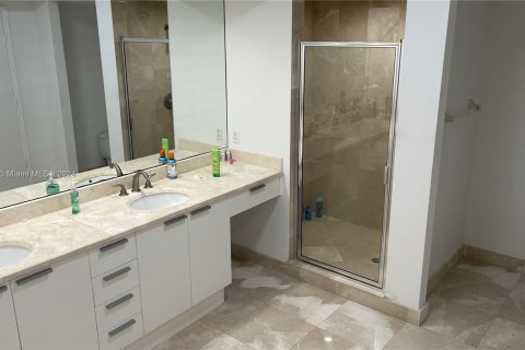 Condominio en alquiler en North Miami, Florida, 3 dormitorios, 182.74 m2 № 1358473 - foto 8