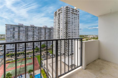 Copropriété à vendre à Aventura, Floride: 2 chambres, 98.29 m2 № 1292134 - photo 23