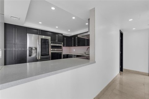 Condo in Aventura, Florida, 2 bedrooms  № 1292134 - photo 6