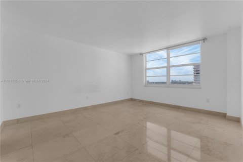 Condo in Aventura, Florida, 2 bedrooms  № 1292134 - photo 16