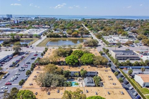 Condo in Tampa, Florida, 1 bedroom  № 1356600 - photo 13