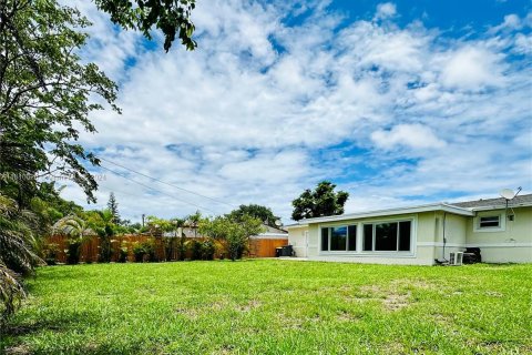 Villa ou maison à vendre à Dania Beach, Floride: 3 chambres, 147.53 m2 № 1233872 - photo 3