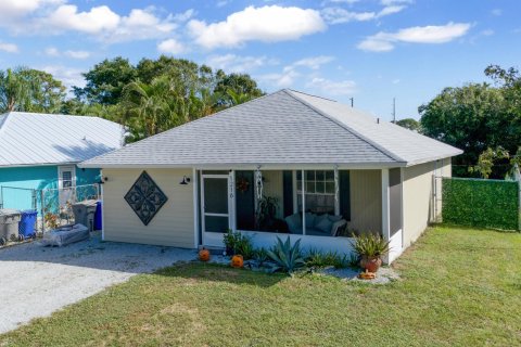 House in Vero Beach, Florida 4 bedrooms, 129.32 sq.m. № 825592 - photo 24