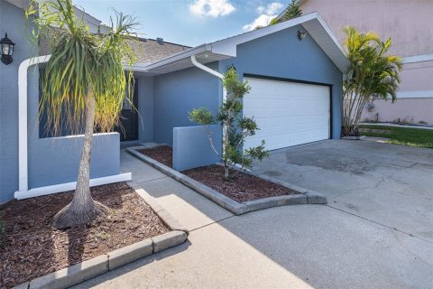 Casa en venta en Port Richey, Florida, 3 dormitorios, 158.68 m2 № 1353974 - foto 4