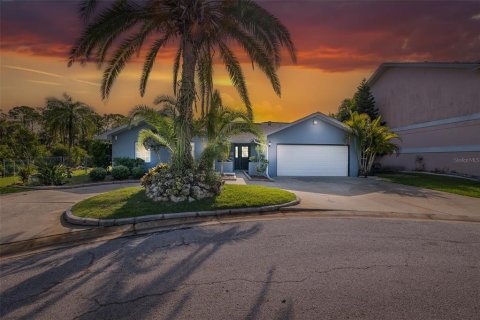 Casa en venta en Port Richey, Florida, 3 dormitorios, 158.68 m2 № 1353974 - foto 1