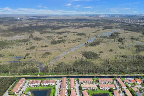 Terreno en venta en Miami, Florida № 740145 - foto 5